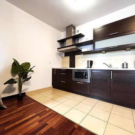 Jagielly Apartment ~ Self Check-In 24H ~ Parking & Lift 弗罗茨瓦夫 外观 照片