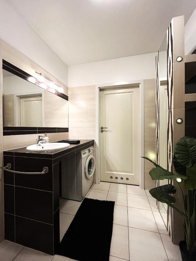 Jagielly Apartment ~ Self Check-In 24H ~ Parking & Lift 弗罗茨瓦夫 外观 照片